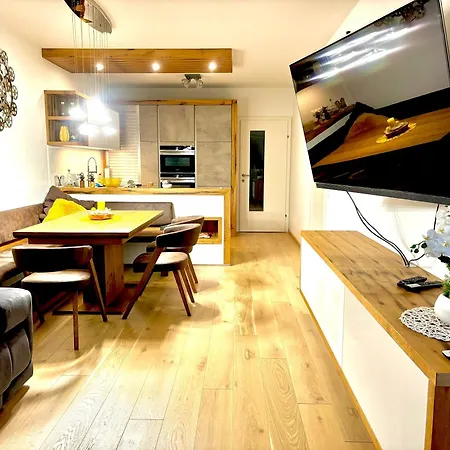Luxus Ferienwohnung Mit Eigenem Garten Neukirchen an der Vockla Exterior photo